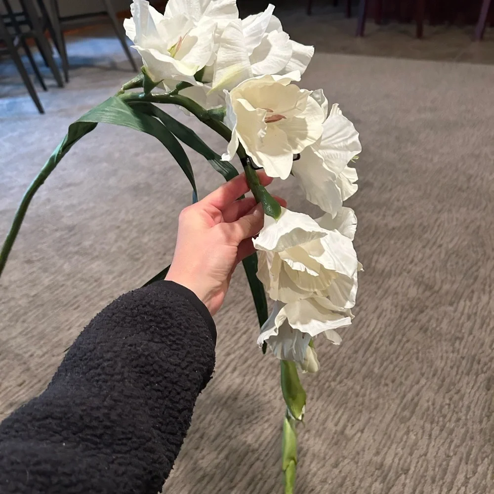 Chic White Calla Lily Faux Floral Arrangement - Picture 5 of 9